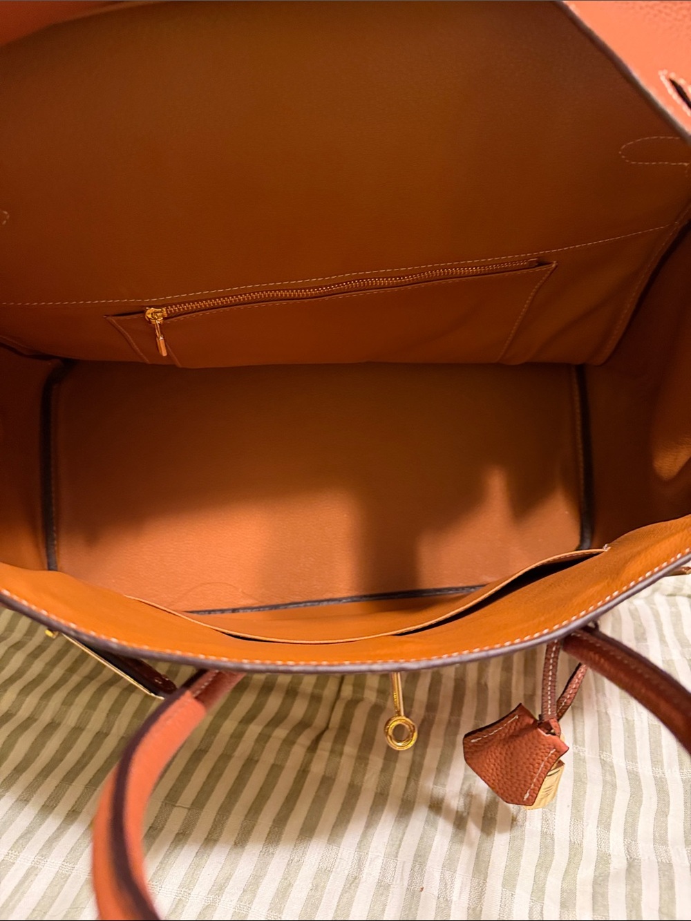 Vegan leather Structured Women's Tote Handbag in Burnt Orange - Picture 6 of 6
